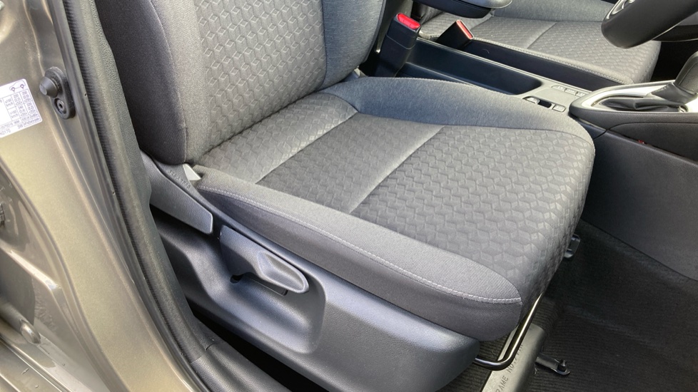 Toyota Yaris 1.5 Hybrid Icon 5dr CVT Hybrid Hatchback - Image 17