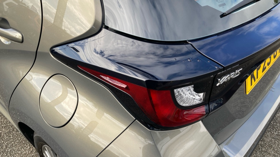 Toyota Yaris 1.5 Hybrid Icon 5dr CVT Hybrid Hatchback - Image 21