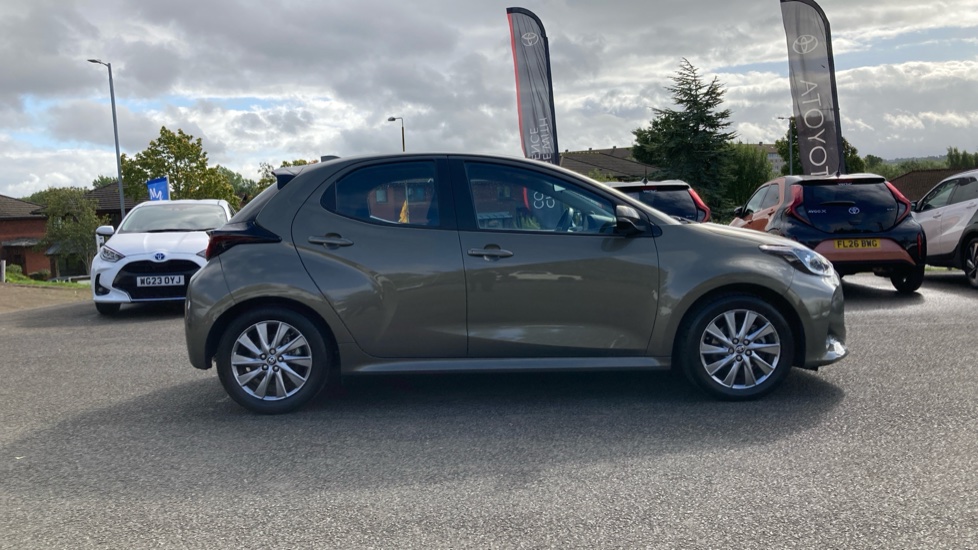 Toyota Yaris 1.5 Hybrid Icon 5dr CVT Hybrid Hatchback - Image 23