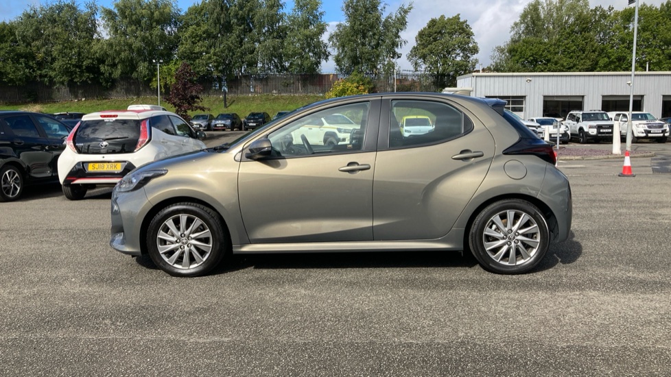 Toyota Yaris 1.5 Hybrid Icon 5dr CVT Hybrid Hatchback - Image 24