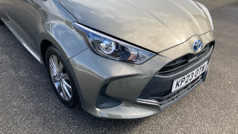 Toyota Yaris 1.5 Hybrid Icon 5dr CVT Hybrid Hatchback - Image 29