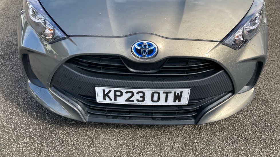 Toyota Yaris 1.5 Hybrid Icon 5dr CVT Hybrid Hatchback - Image 30