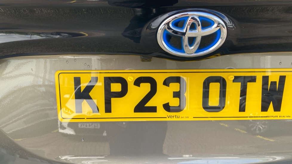 Toyota Yaris 1.5 Hybrid Icon 5dr CVT Hybrid Hatchback - Image 36