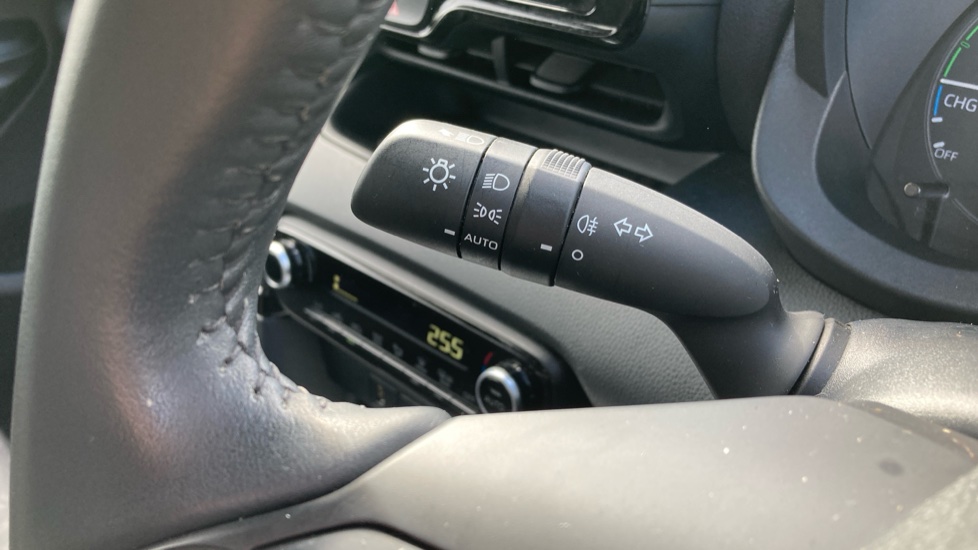 Toyota Yaris 1.5 Hybrid Icon 5dr CVT Hybrid Hatchback - Image 42