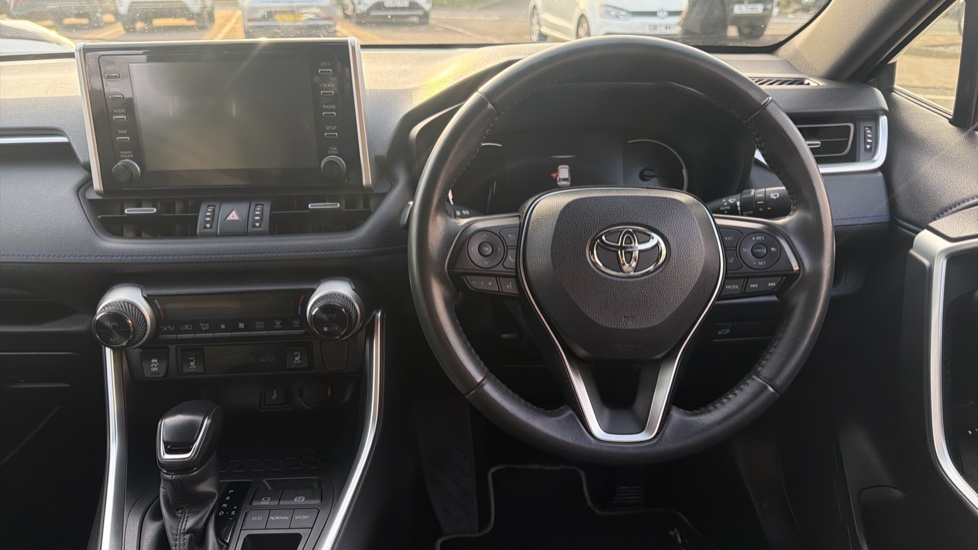 Toyota RAV4 2.5 VVT-i Hybrid Dynamic 5dr CVT 2WD Hybrid Estate - Image 7