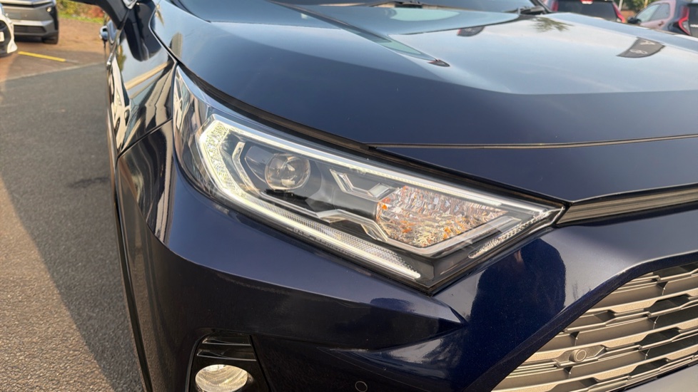 Toyota RAV4 2.5 VVT-i Hybrid Dynamic 5dr CVT 2WD Hybrid Estate - Image 20