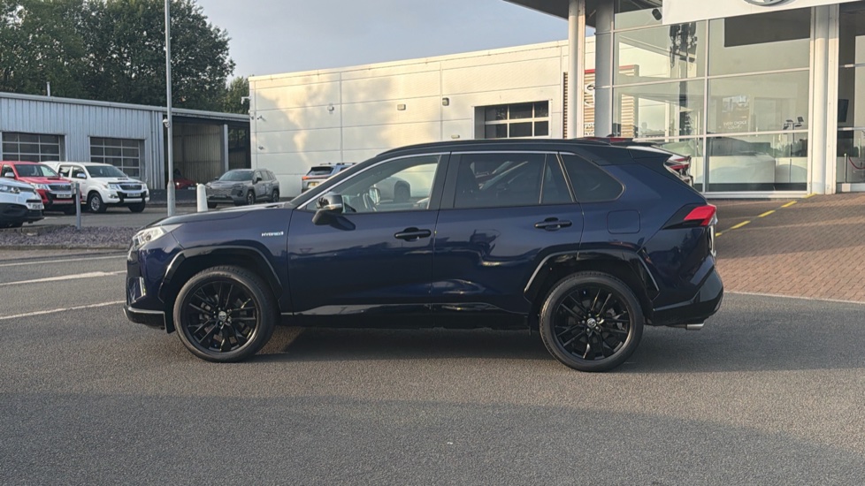 Toyota RAV4 2.5 VVT-i Hybrid Dynamic 5dr CVT 2WD Hybrid Estate - Image 24