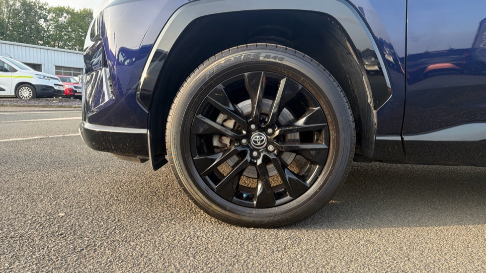 Toyota RAV4 2.5 VVT-i Hybrid Dynamic 5dr CVT 2WD Hybrid Estate - Image 25