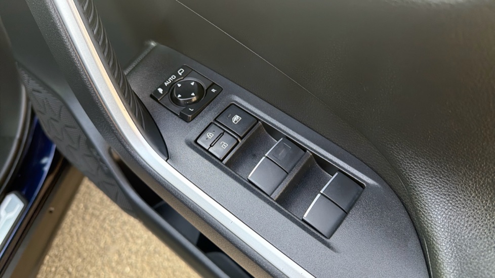 Toyota RAV4 2.5 VVT-i Hybrid Dynamic 5dr CVT 2WD Hybrid Estate - Image 31