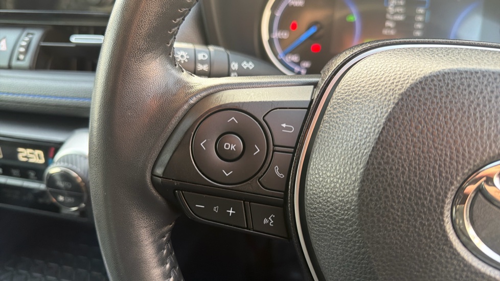 Toyota RAV4 2.5 VVT-i Hybrid Dynamic 5dr CVT 2WD Hybrid Estate - Image 38
