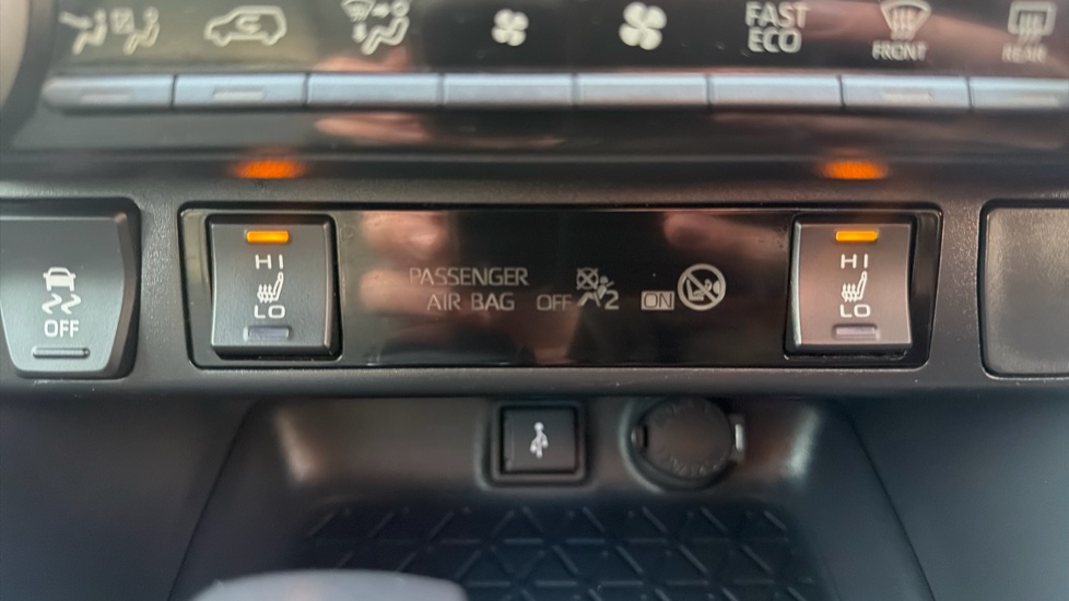 Toyota RAV4 2.5 VVT-i Hybrid Dynamic 5dr CVT 2WD Hybrid Estate - Image 39