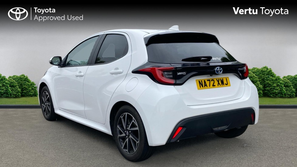 Toyota Yaris 1.5 Hybrid Design 5dr CVT Hybrid Hatchback - Image 4
