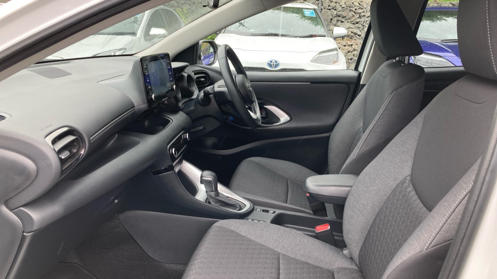 Toyota Yaris 1.5 Hybrid Design 5dr CVT Hybrid Hatchback - Image 5