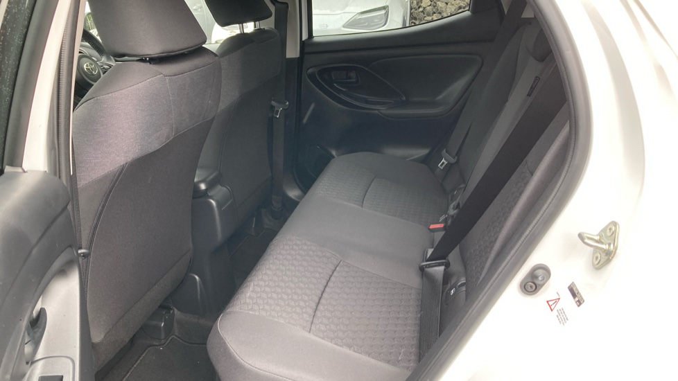 Toyota Yaris 1.5 Hybrid Design 5dr CVT Hybrid Hatchback - Image 15