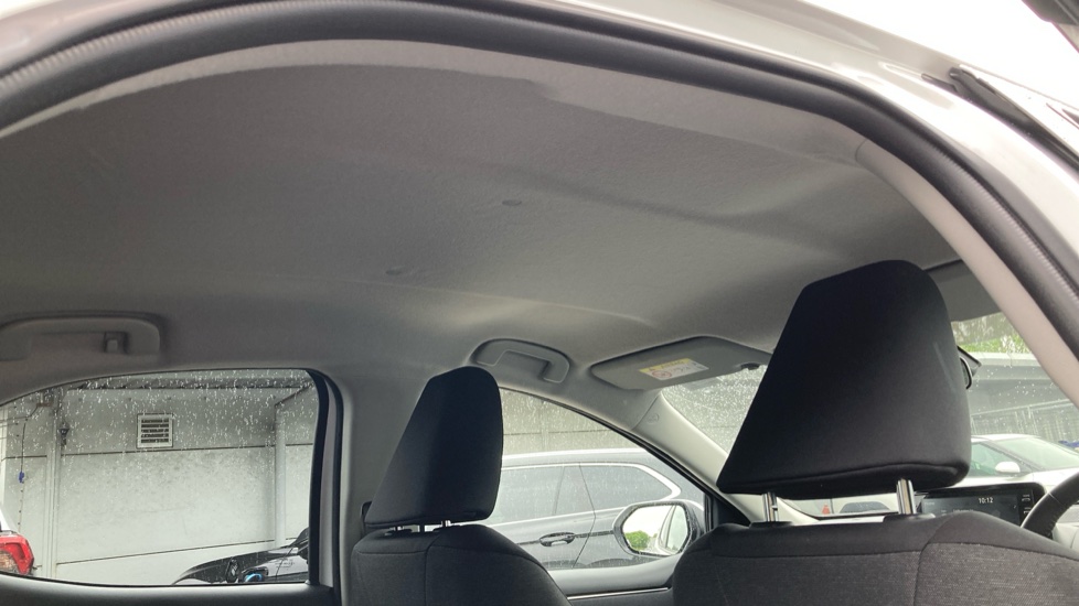 Toyota Yaris 1.5 Hybrid Design 5dr CVT Hybrid Hatchback - Image 19
