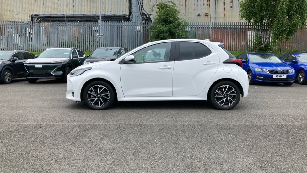 Toyota Yaris 1.5 Hybrid Design 5dr CVT Hybrid Hatchback - Image 24