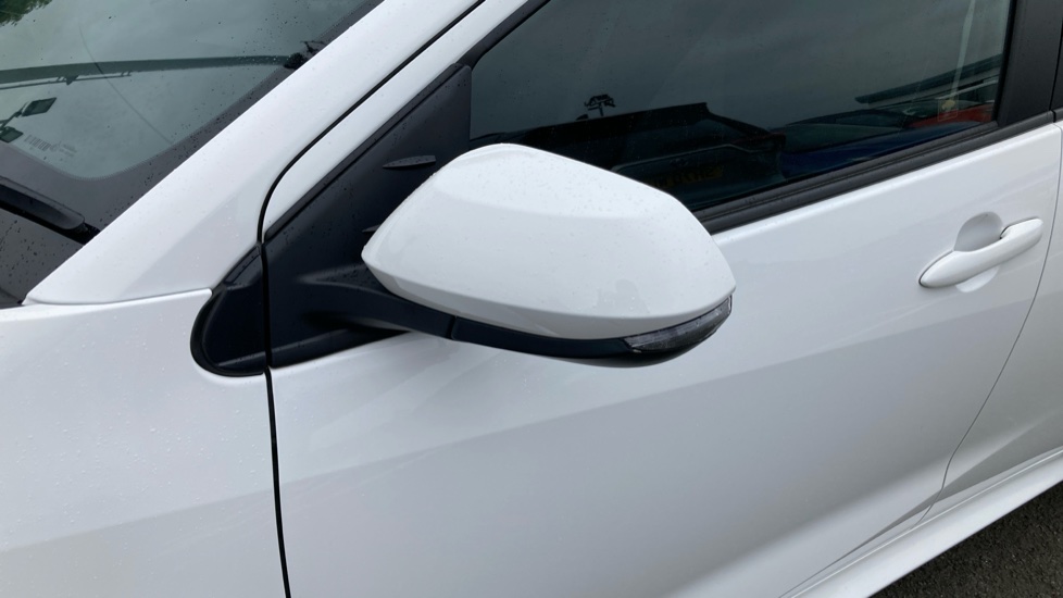 Toyota Yaris 1.5 Hybrid Design 5dr CVT Hybrid Hatchback - Image 31