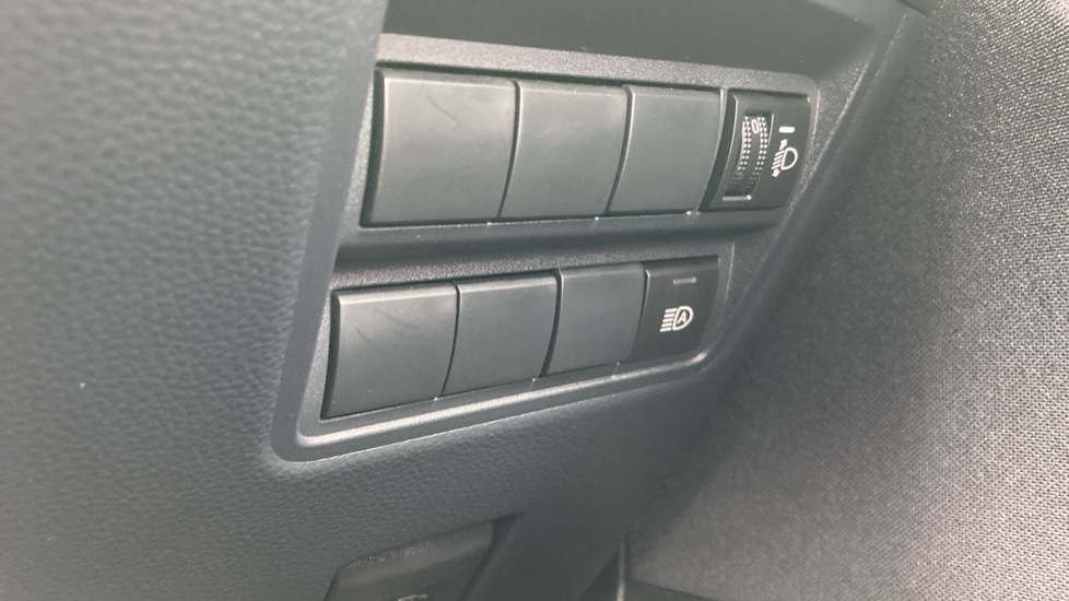Toyota Yaris 1.5 Hybrid Design 5dr CVT Hybrid Hatchback - Image 39