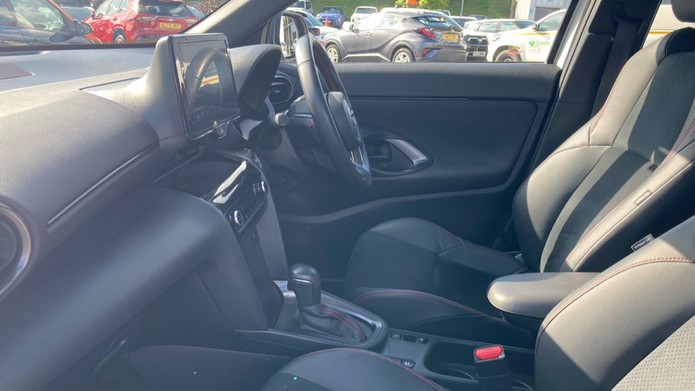 Toyota Yaris Cross 1.5 Hybrid GR Sport 5dr CVT Hybrid Estate - Image 5