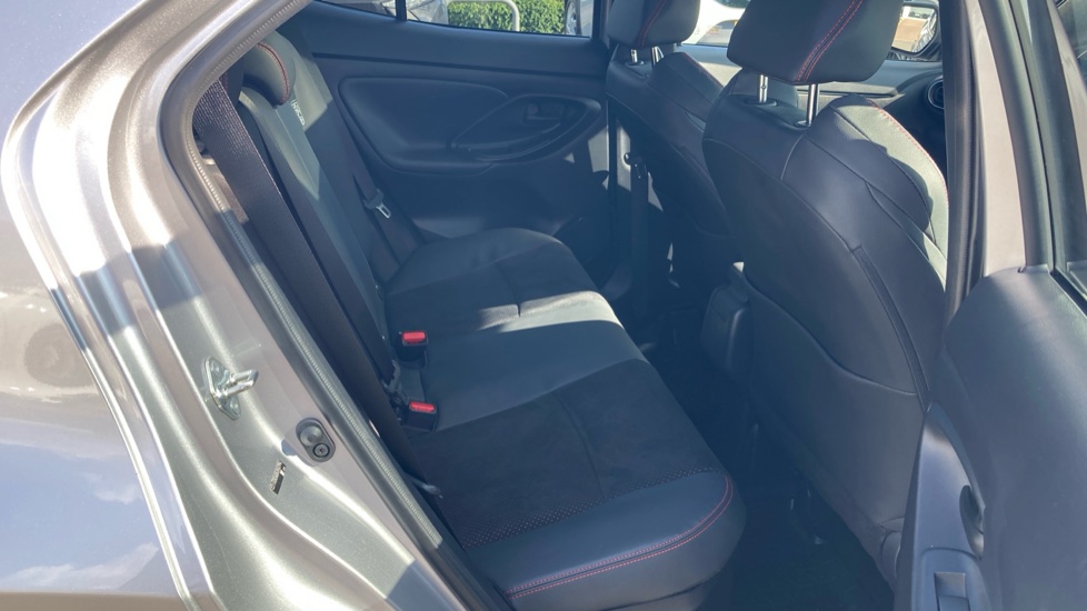 Toyota Yaris Cross 1.5 Hybrid GR Sport 5dr CVT Hybrid Estate - Image 8