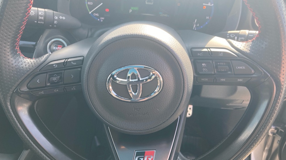 Toyota Yaris Cross 1.5 Hybrid GR Sport 5dr CVT Hybrid Estate - Image 10