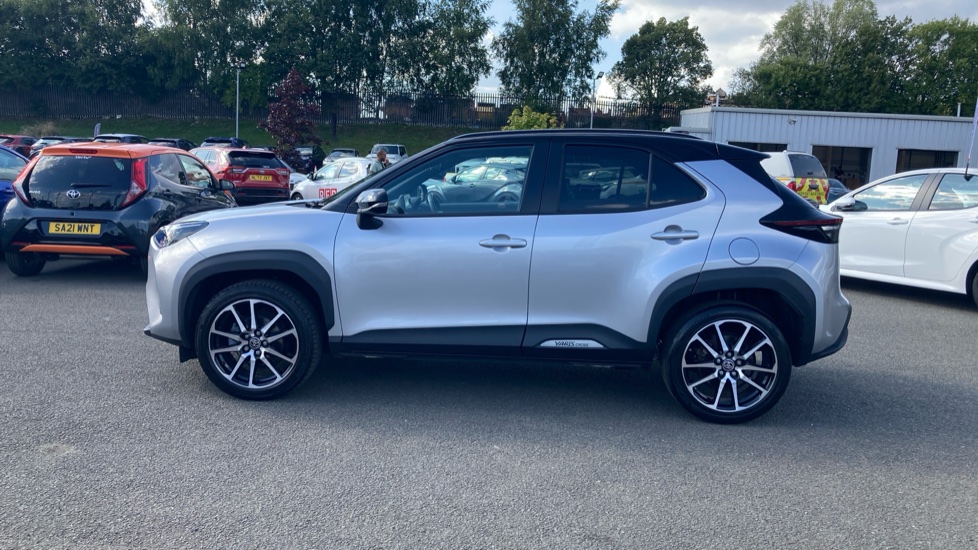 Toyota Yaris Cross 1.5 Hybrid GR Sport 5dr CVT Hybrid Estate - Image 24