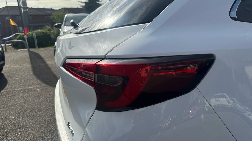 Toyota Corolla 2.0 Hybrid 178 Excel 5dr CVT Hybrid Estate - Image 21