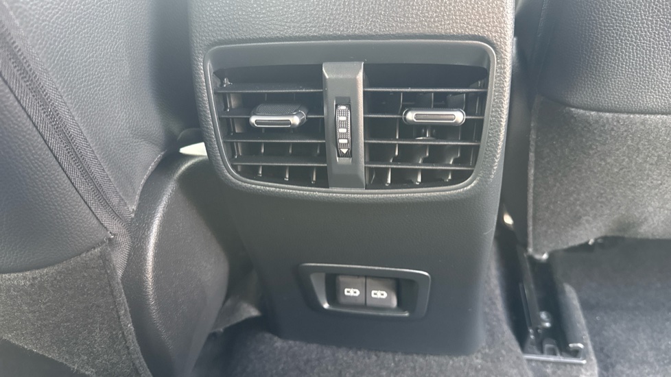 Toyota Corolla 2.0 Hybrid 178 Excel 5dr CVT Hybrid Estate - Image 31