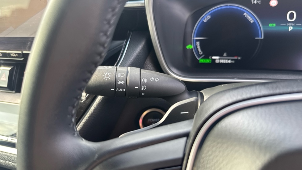 Toyota Corolla 2.0 Hybrid 178 Excel 5dr CVT Hybrid Estate - Image 38
