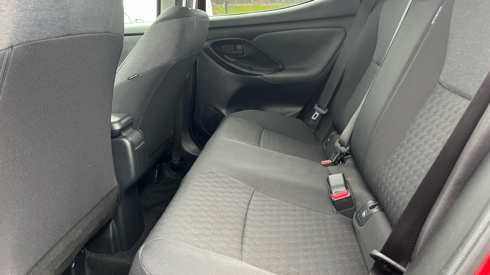 Toyota Yaris 1.5 Hybrid Design 5dr CVT Hybrid Hatchback - Image 8