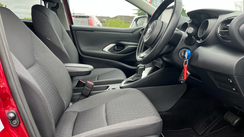 Toyota Yaris 1.5 Hybrid Design 5dr CVT Hybrid Hatchback - Image 12