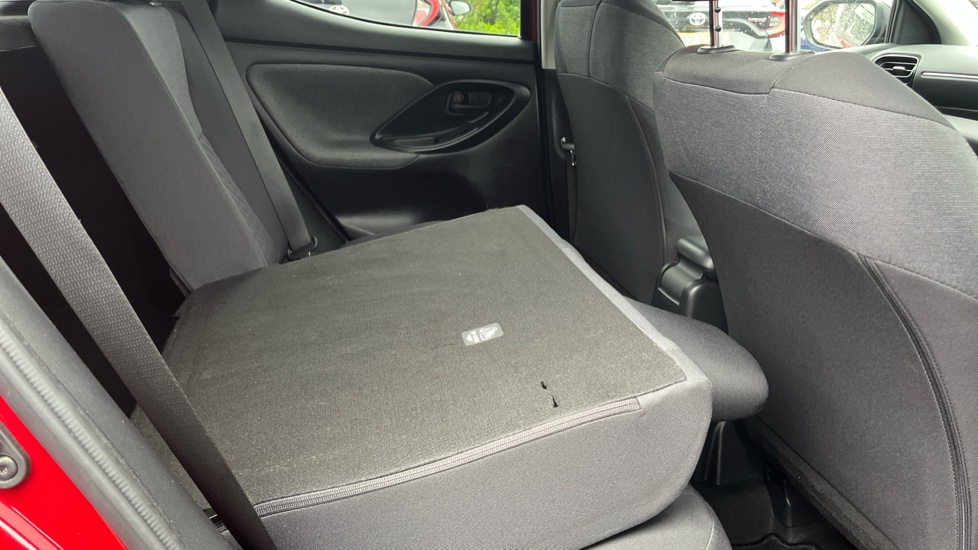 Toyota Yaris 1.5 Hybrid Design 5dr CVT Hybrid Hatchback - Image 18