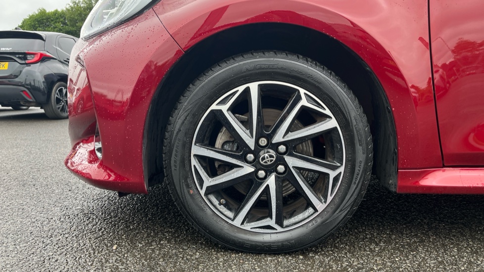 Toyota Yaris 1.5 Hybrid Design 5dr CVT Hybrid Hatchback - Image 25