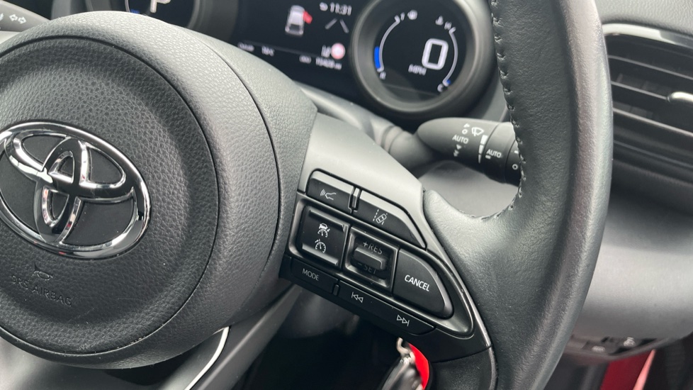 Toyota Yaris 1.5 Hybrid Design 5dr CVT Hybrid Hatchback - Image 31