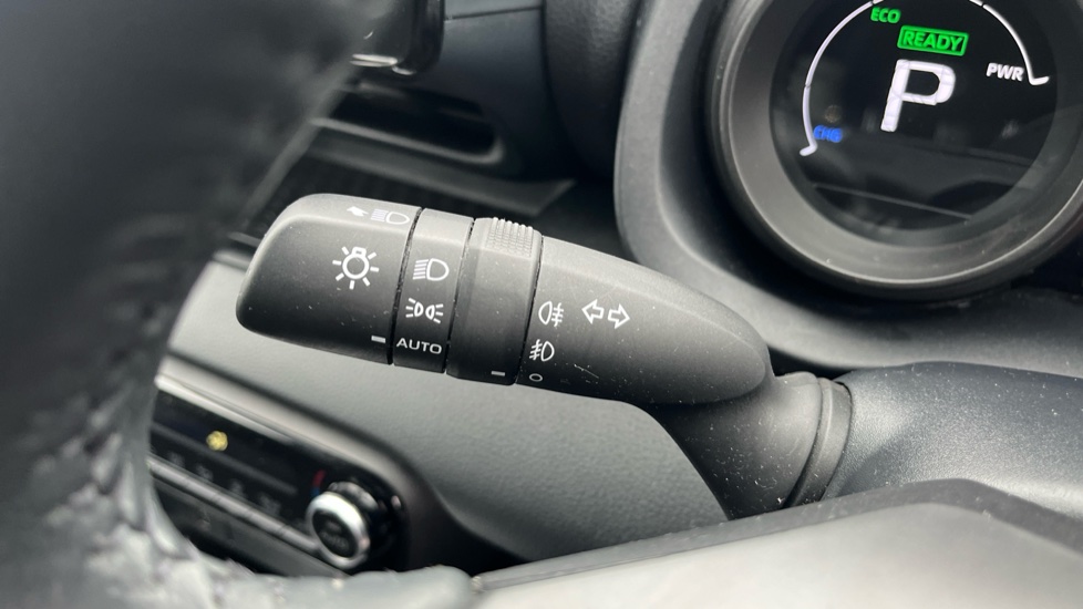 Toyota Yaris 1.5 Hybrid Design 5dr CVT Hybrid Hatchback - Image 33