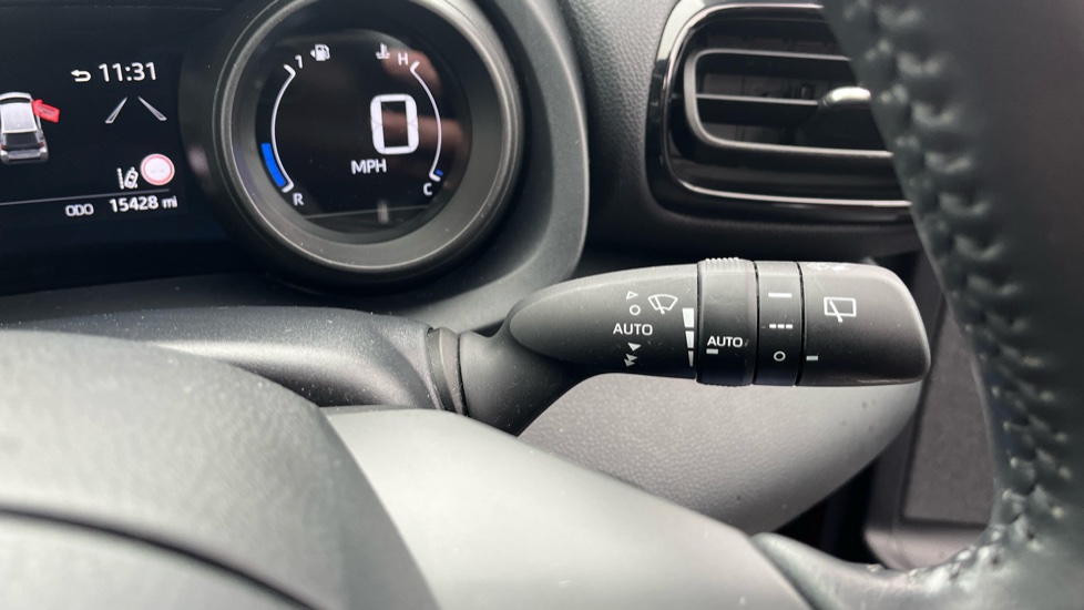Toyota Yaris 1.5 Hybrid Design 5dr CVT Hybrid Hatchback - Image 34