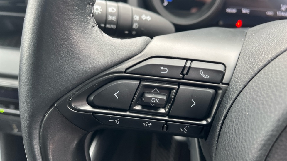 Toyota Yaris 1.5 Hybrid Design 5dr CVT Hybrid Hatchback - Image 36
