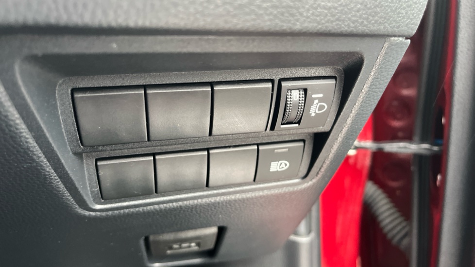 Toyota Yaris 1.5 Hybrid Design 5dr CVT Hybrid Hatchback - Image 46