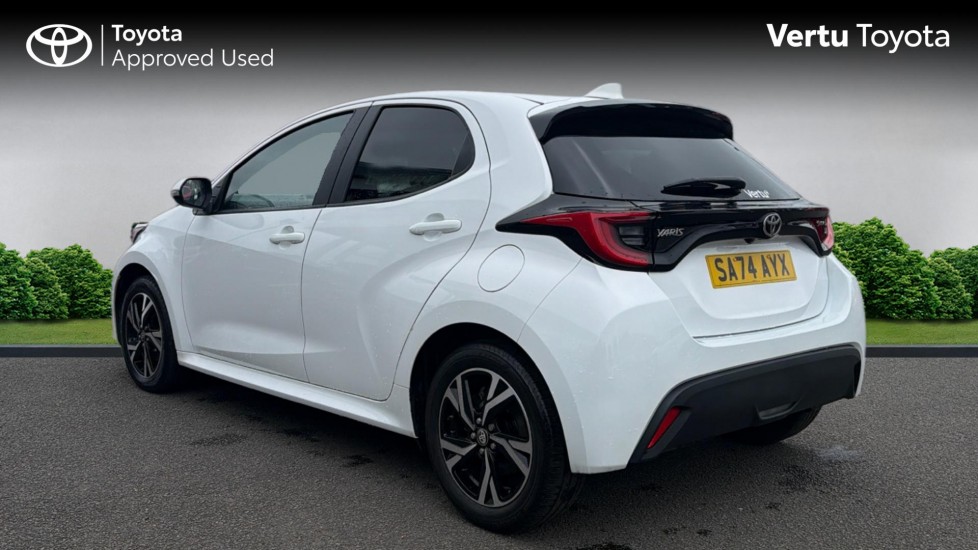Toyota Yaris 1.5 Hybrid Design 5dr CVT Hybrid Hatchback - Image 4