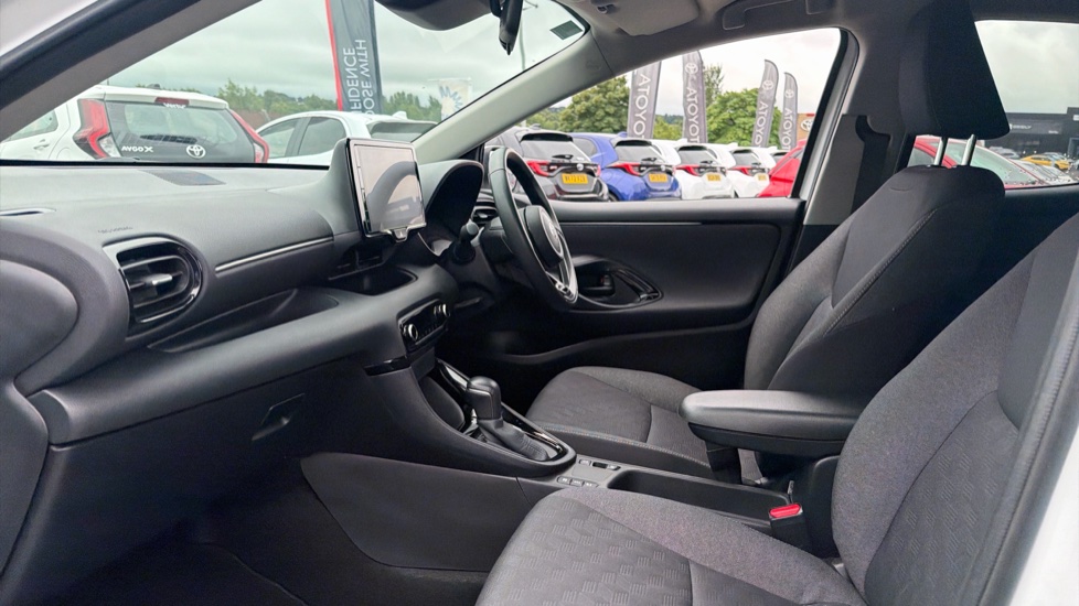 Toyota Yaris 1.5 Hybrid Design 5dr CVT Hybrid Hatchback - Image 5