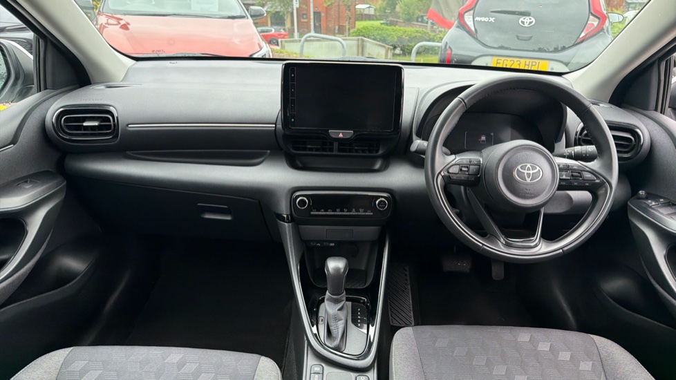 Toyota Yaris 1.5 Hybrid Design 5dr CVT Hybrid Hatchback - Image 6