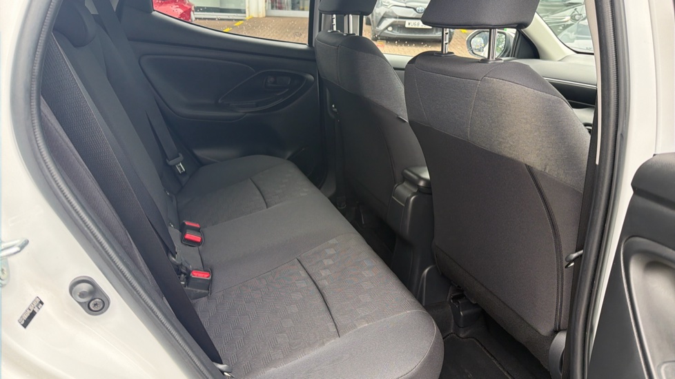 Toyota Yaris 1.5 Hybrid Design 5dr CVT Hybrid Hatchback - Image 8