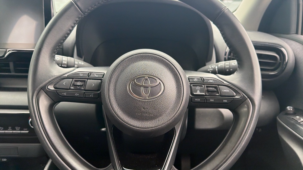 Toyota Yaris 1.5 Hybrid Design 5dr CVT Hybrid Hatchback - Image 10