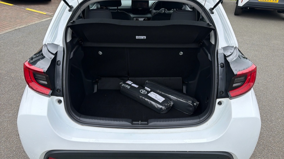 Toyota Yaris 1.5 Hybrid Design 5dr CVT Hybrid Hatchback - Image 13