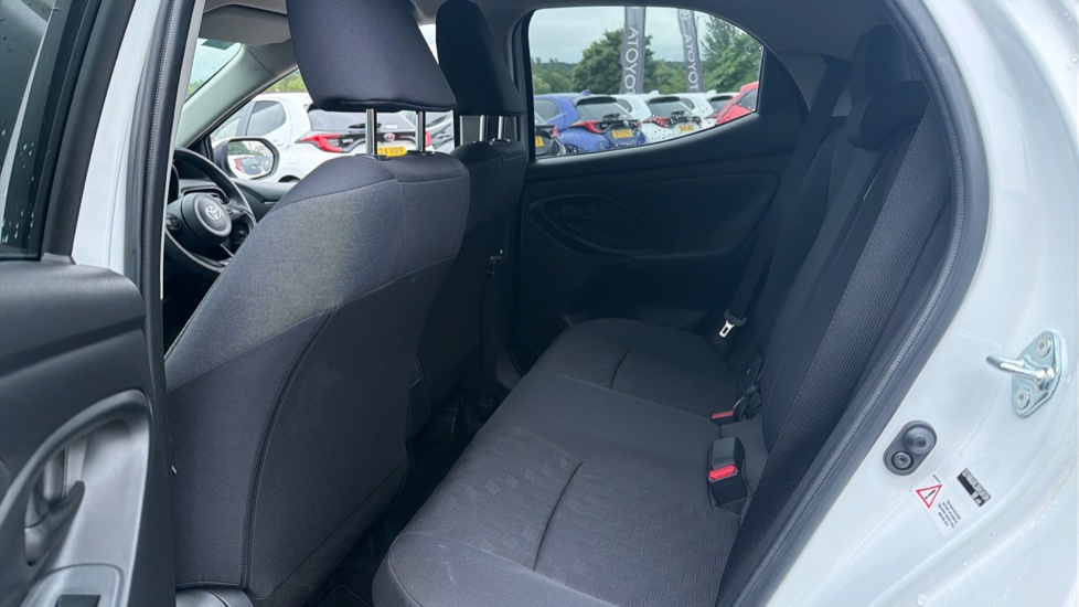 Toyota Yaris 1.5 Hybrid Design 5dr CVT Hybrid Hatchback - Image 15