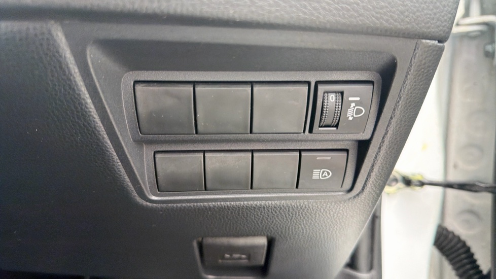 Toyota Yaris 1.5 Hybrid Design 5dr CVT Hybrid Hatchback - Image 16