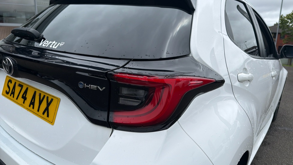 Toyota Yaris 1.5 Hybrid Design 5dr CVT Hybrid Hatchback - Image 21
