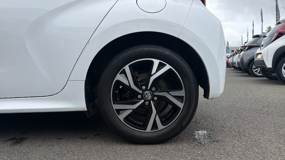 Toyota Yaris 1.5 Hybrid Design 5dr CVT Hybrid Hatchback - Image 25