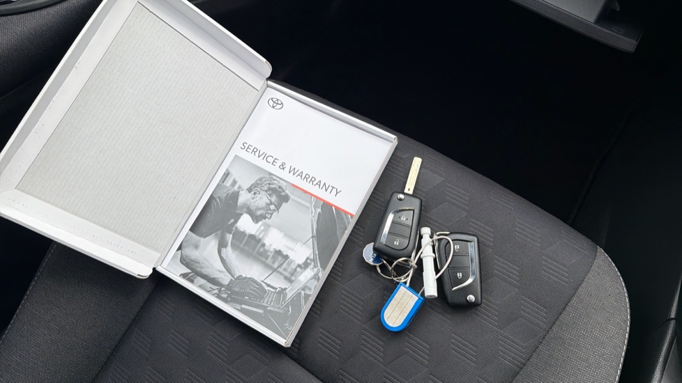 Toyota Yaris 1.5 Hybrid Design 5dr CVT Hybrid Hatchback - Image 27