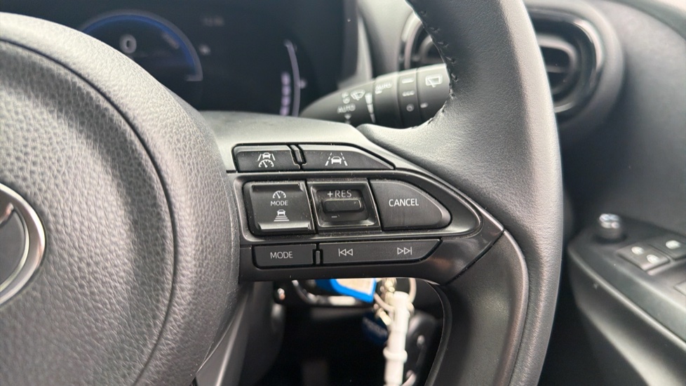 Toyota Yaris 1.5 Hybrid Design 5dr CVT Hybrid Hatchback - Image 30